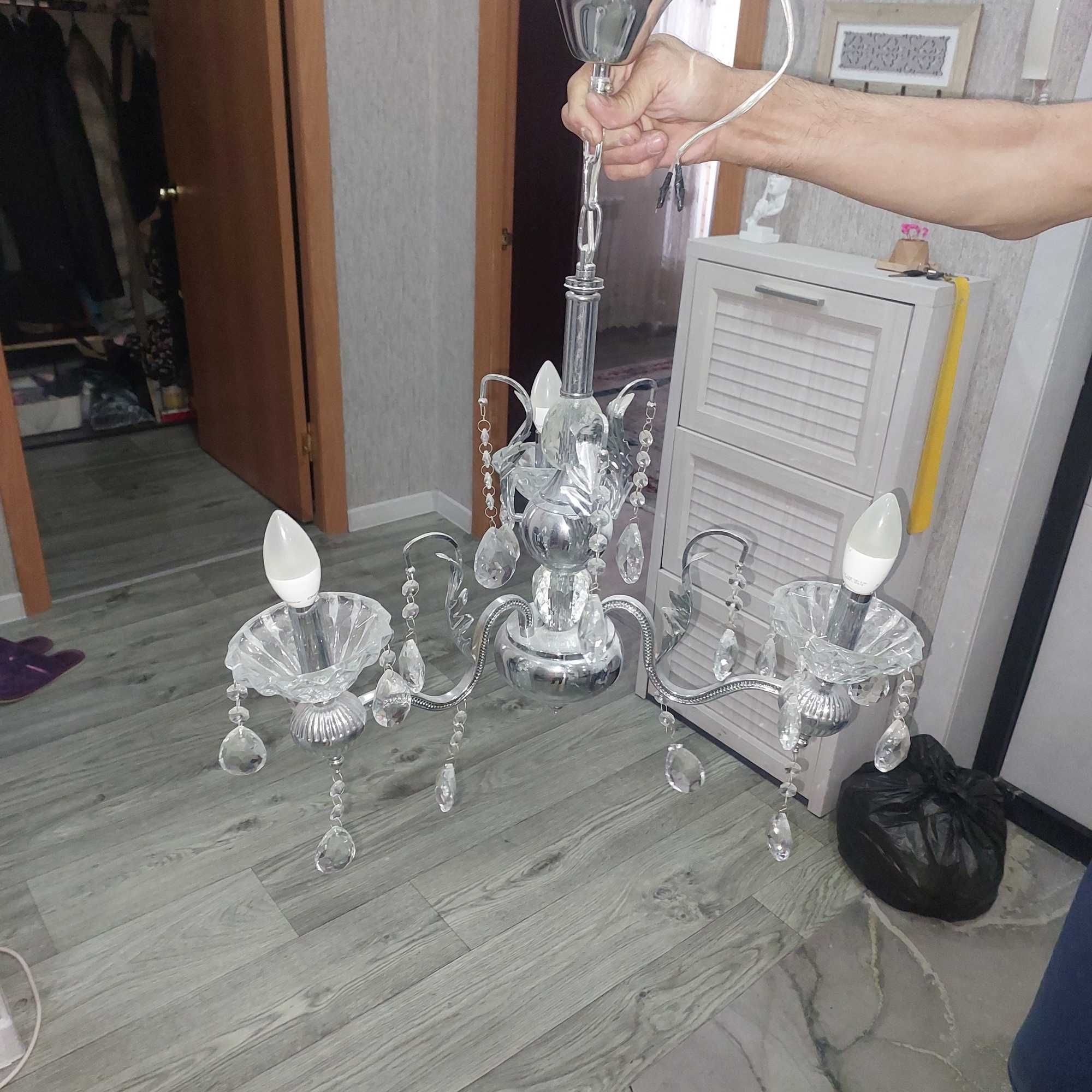 Люстры  2 шт для дома