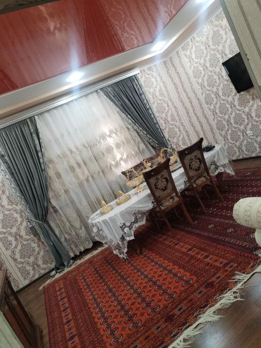 Urganch sh Ekstrenniy balnitsa yoni shovot kanali boʻyida 4 xonali kv