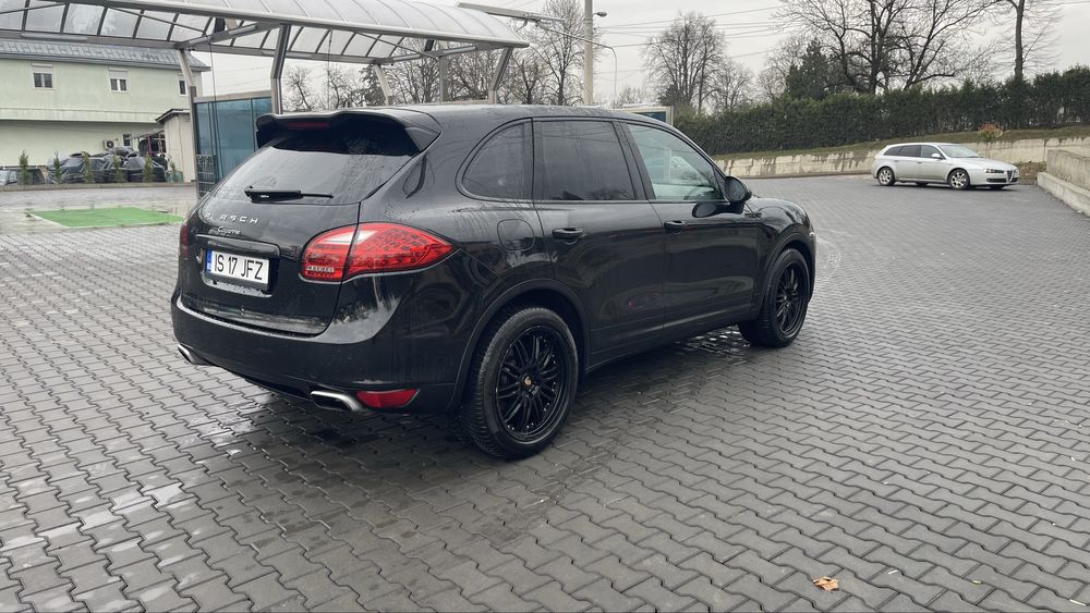 Porsche Cayenne an 2012 Diesel 3.0 245Cp 11900€