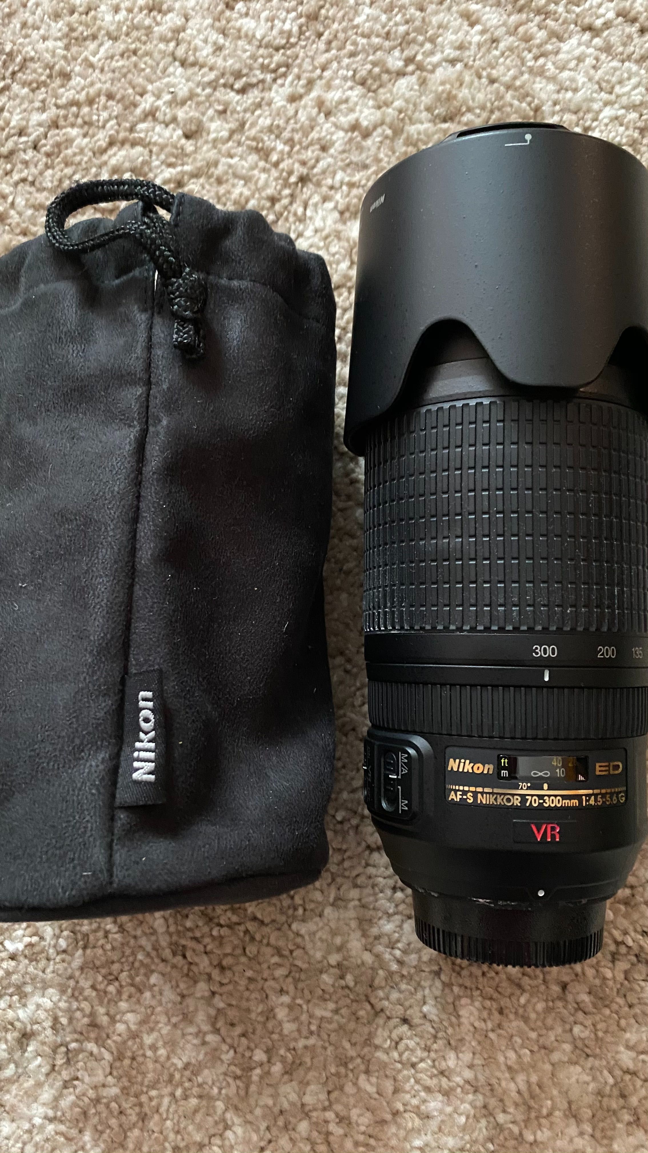 Obiectiv Nikon 70-300mm 1:4,5-5,6G, cu sau fără aparat Nikon D90