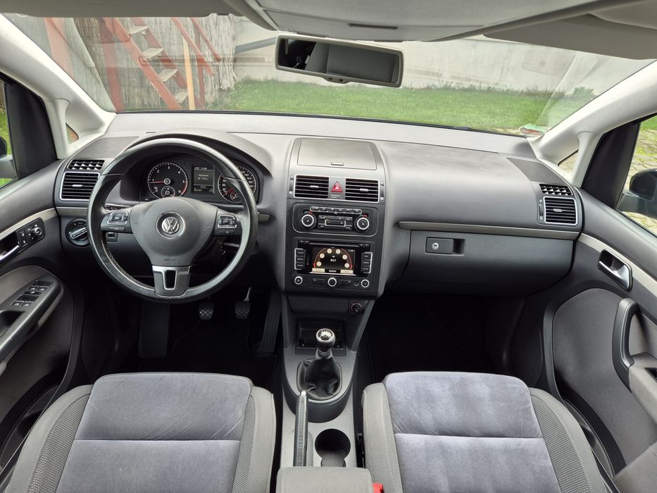 Volkswagen Touran 2.0TDI 140Cp HIGHLINE