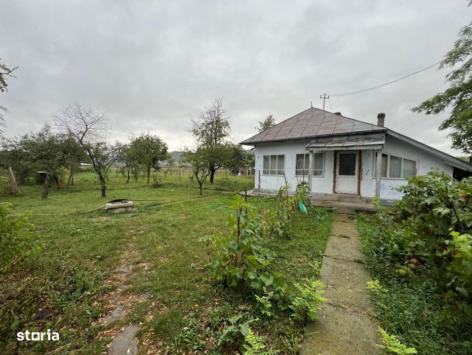 Erbiceni Podu Iloaiei teren 1300 mp utilitati Intravilan