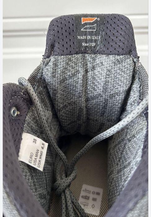 Трекинговые ботинки