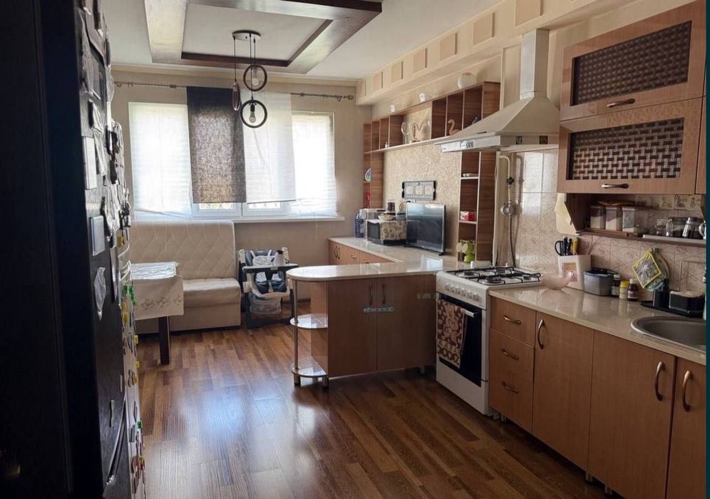 Квартира на Ц14-Цирк 3/6/9 общ пл 80м с обстановкой