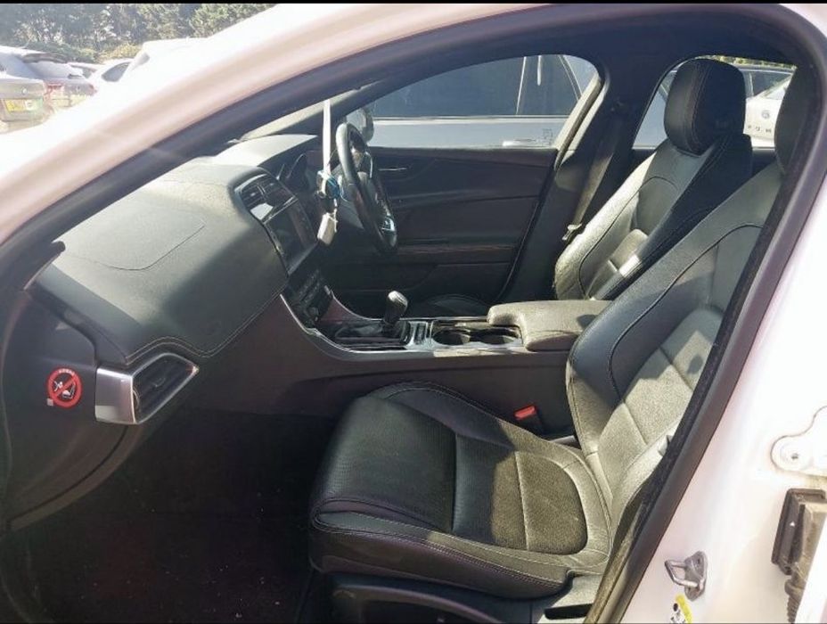 Vand Jaguar XE R-Sport