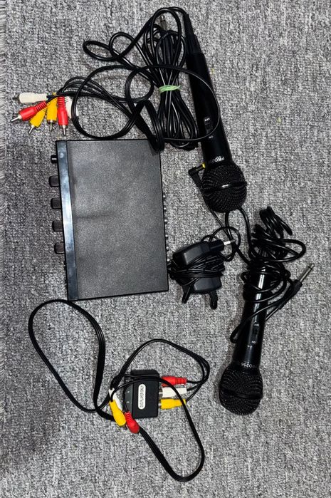 Set 2 microfoane plus mixer profesional