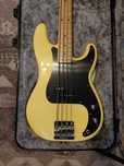 Chitara bass Fender