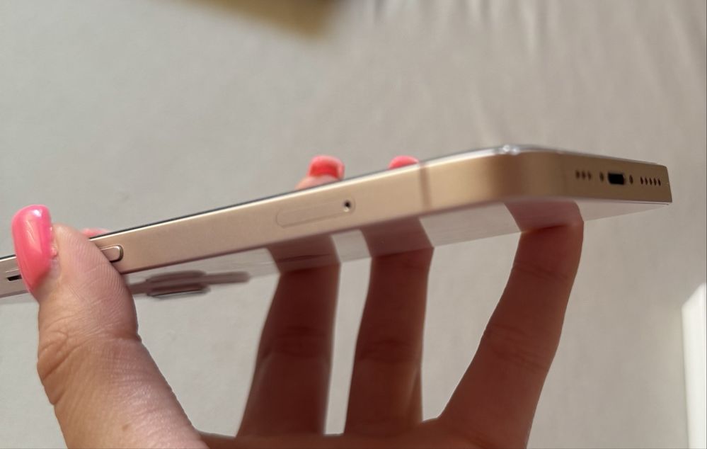 Iphone 13 в цвят PINK