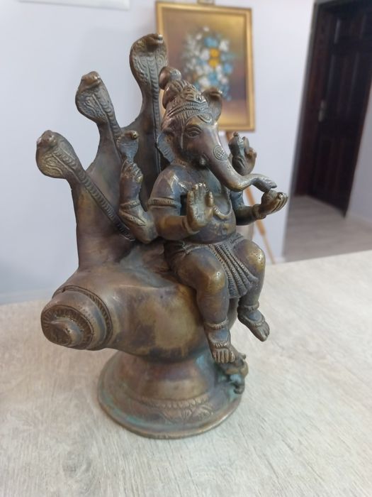 Антична Бронзова Статуетка на Ганеша върху Свещена Раковина (Шанкха) –