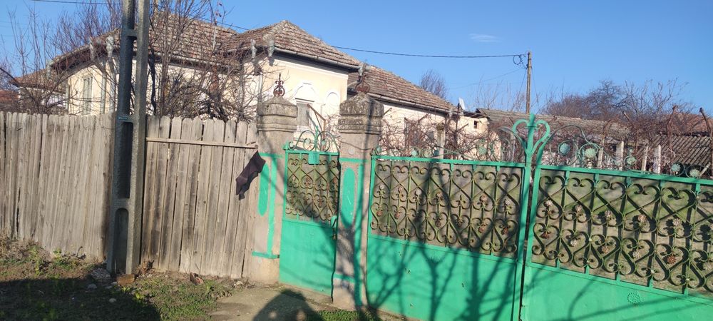 Vand casa in com. Salcia, jd Mehedinti