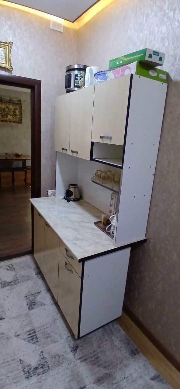 Кухонный Шкаф в хорошем состоянии