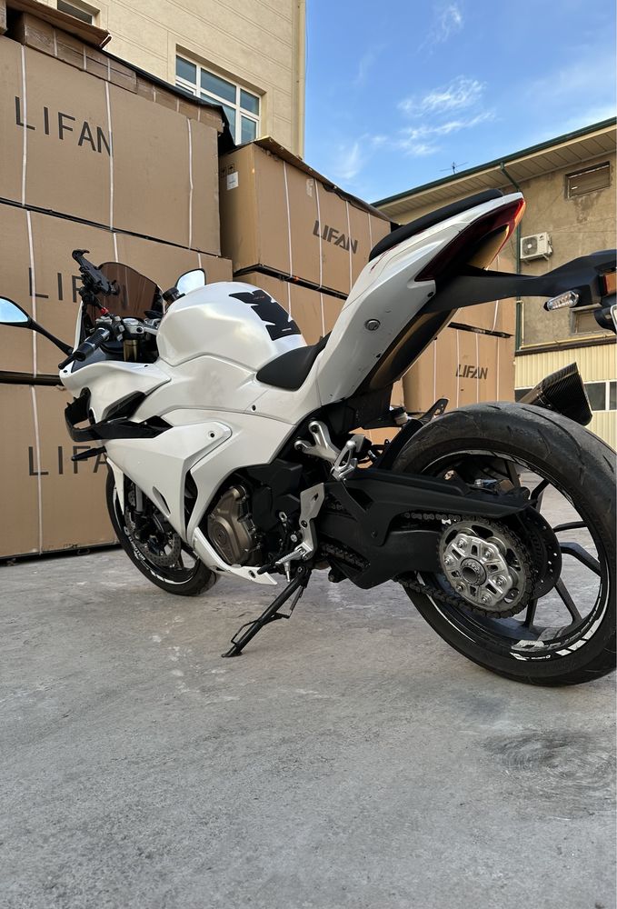 мотоцикл QJMotor SRK 450 RR matasikil