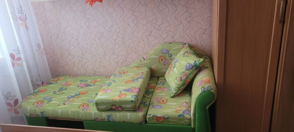 Продам детский диванчик