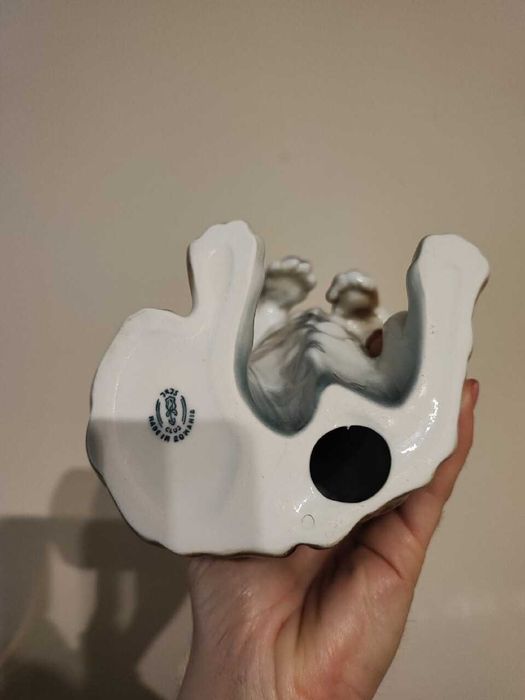 Figurină mare din porțelan reprezentând un câine cavalier King