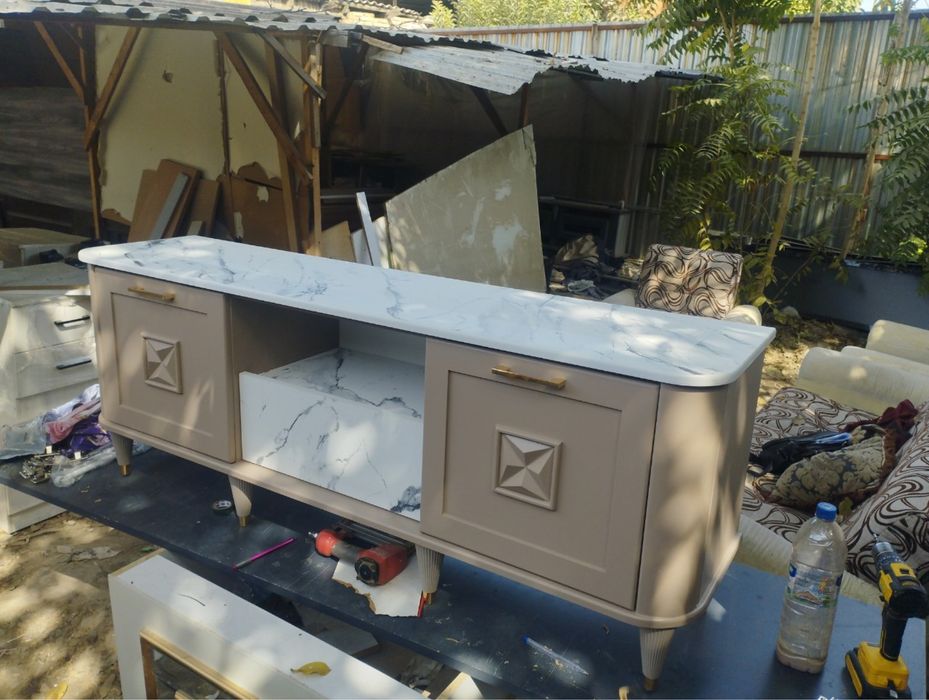 Mebeldan televizor stend, alltrip .Yangi