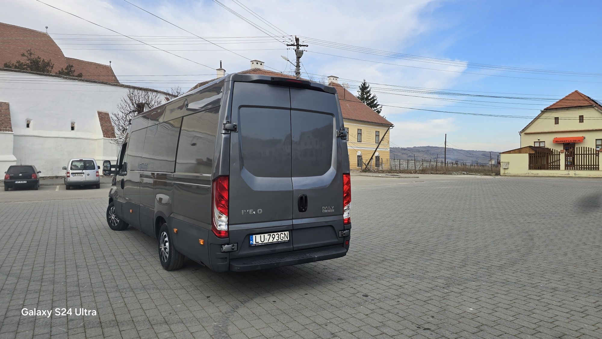 Iveco daily 35s18  8+1  2018