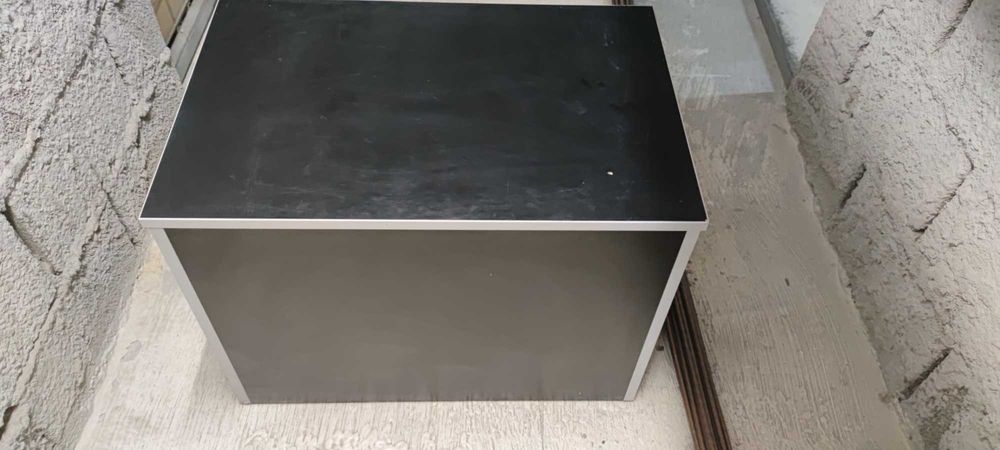 Birou rezistent 70 x 50 x 50 cm, cu suport inclinat pentru picioare