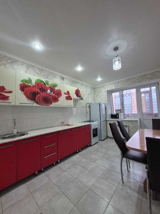 Продам двухкомнатную квартиру на Батысе