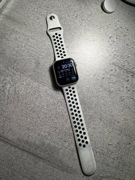 Apple Watch SE 44mm 2020 Silver Nike Edition