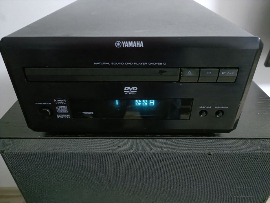Yamaha DVD 810, cd / dvd player perfect funcțional