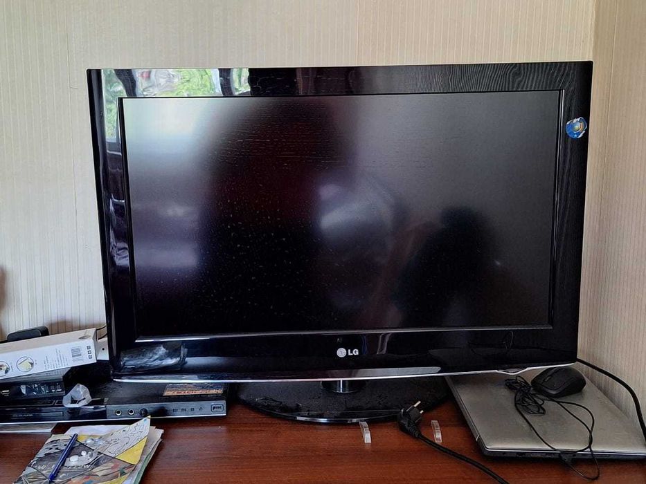 Телевизор LG цветной