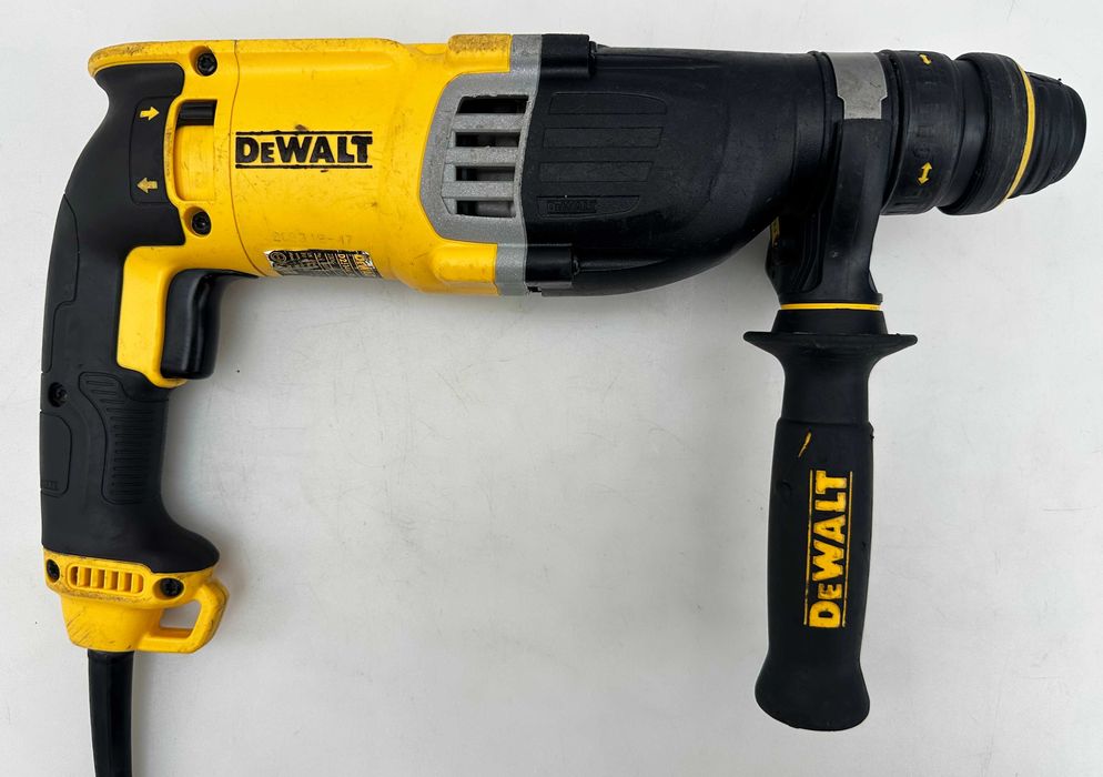 Dewalt D25144-QS - Електрически перфоратор 900W 3J