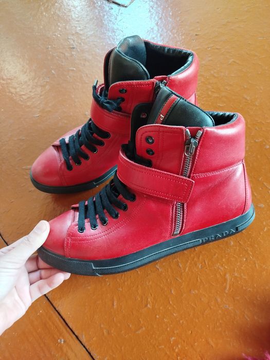 Брендовые сапоги от Prada