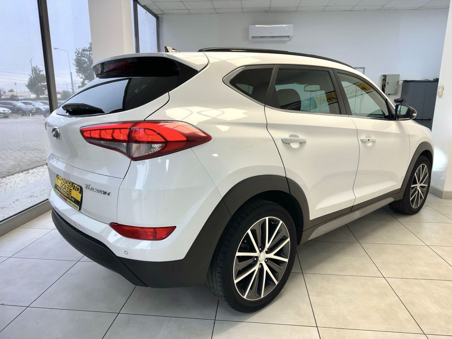 Hyundai Tucson II 2018/04-Panoramic-Gps Navi 3D-Cu Cash\Rate\Avans-0