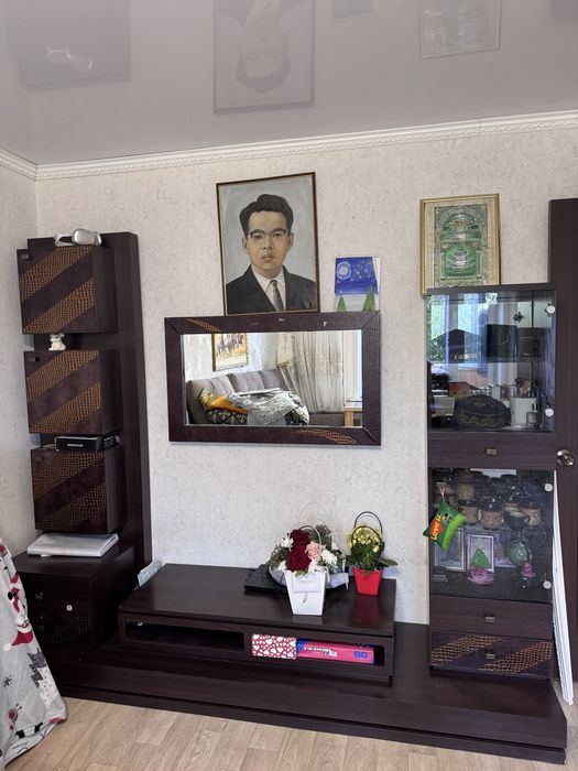 Продам уголок в отличном состоянии