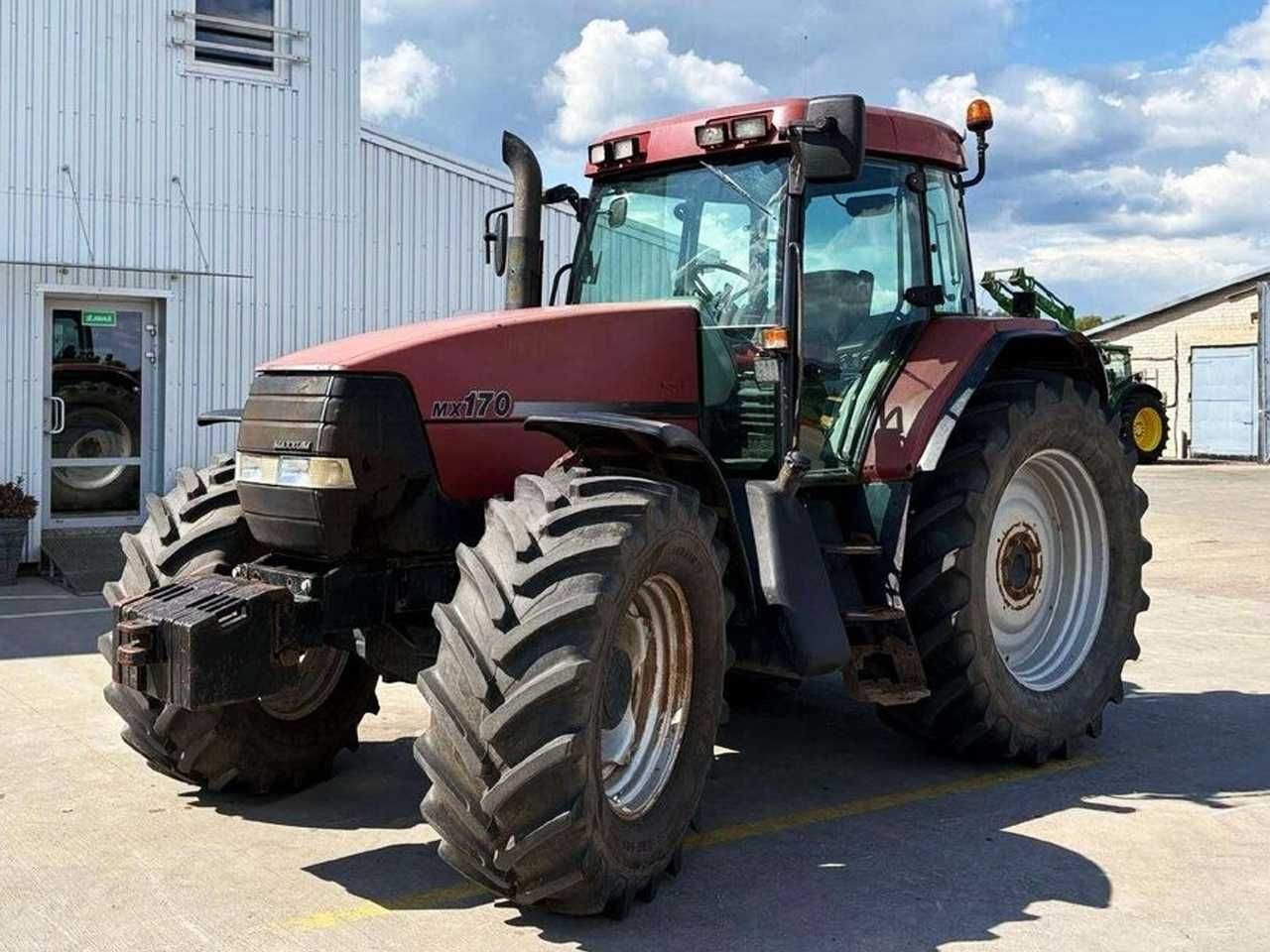 Колесный трактор Case IH Maxxum MX170