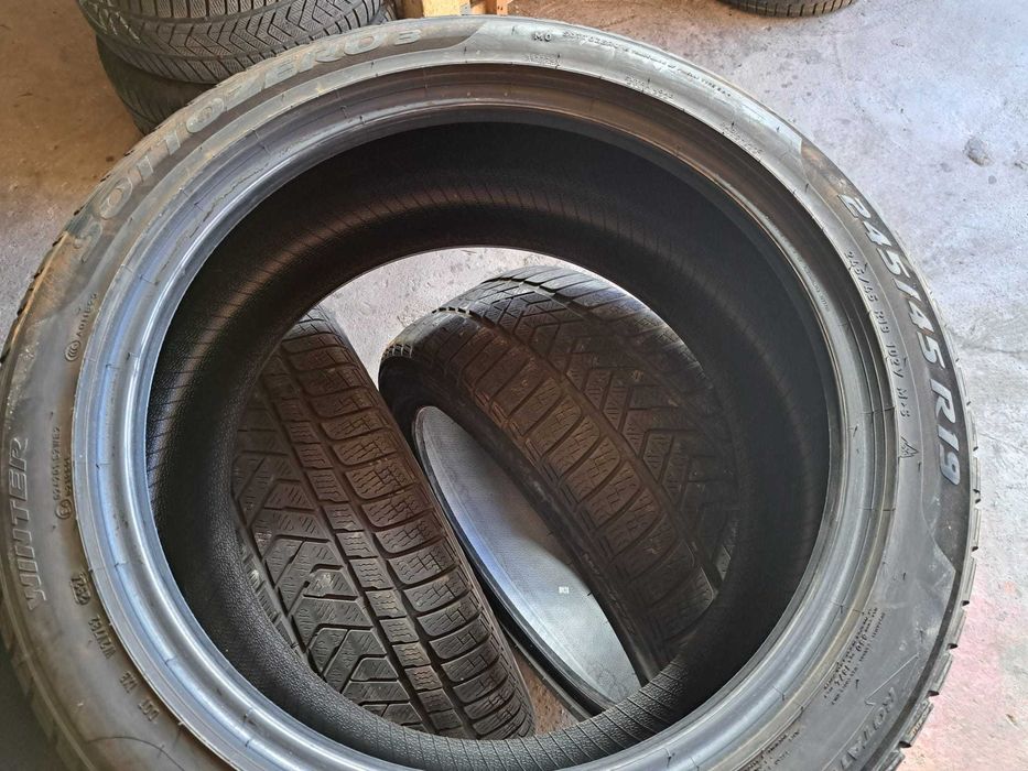 Set anvelope 275/35 R19 cu 245/40 R19 Pirelli runflat