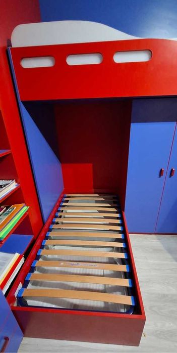 Oбзавеждане за детска стая.Двуетажно легло и гардероб. ПДЧ-18мм