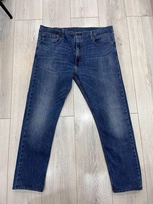 Продам мужские джинсы Левайс.