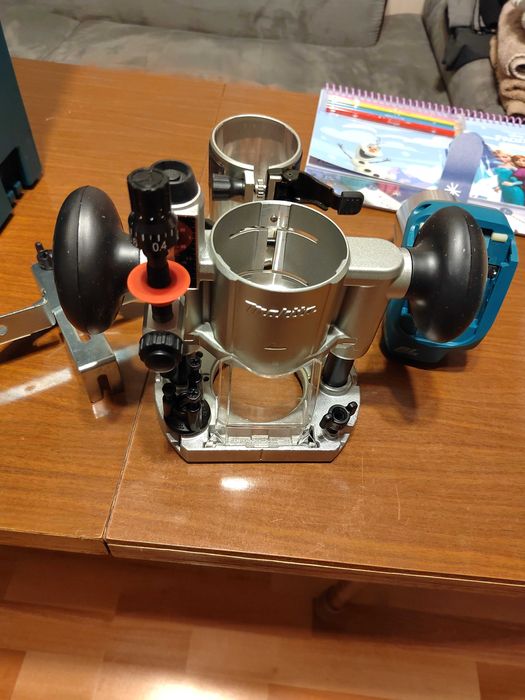 Оберфреза Makita ръчна акумулаторна