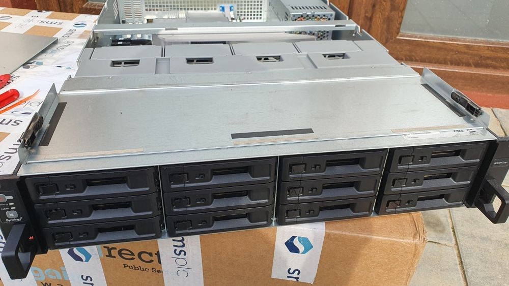 Server Synology RS3617xs+ Xeon 12x2.2Ghz 32GB DDR4 2x10GBps RJ45