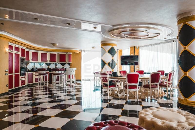 Продава се Четиристаен апартамент в Варна, Чайка - 618 кв.м за 1586 €/кв.м - Снимка #1