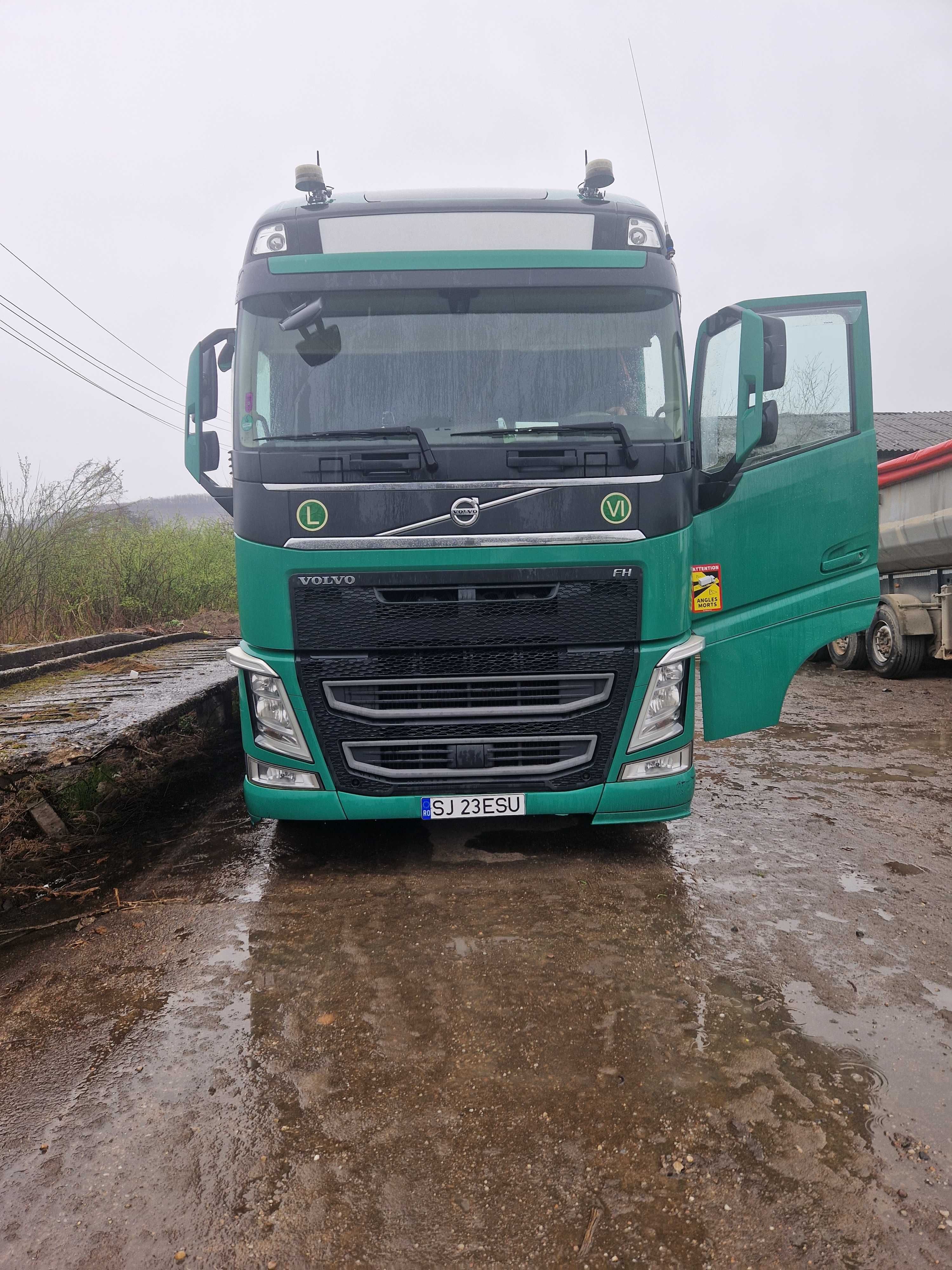 Volvo  500, 6 x 2 , pompa hidraulica hyva