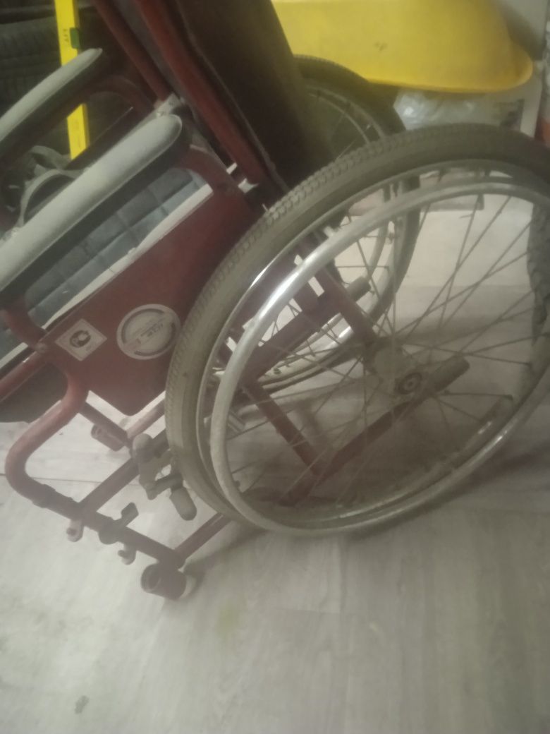 Продам инвалидную коляску