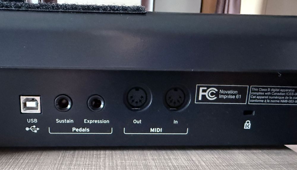 De vânzare claviatură midi NOVATION IMPULSE 61