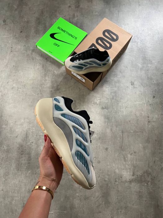 Yeezy 700 V3 'Kyanite'
