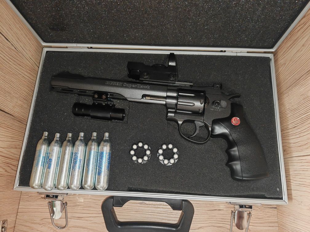 Ruger SuperHawk 6” airsoft replica revolver