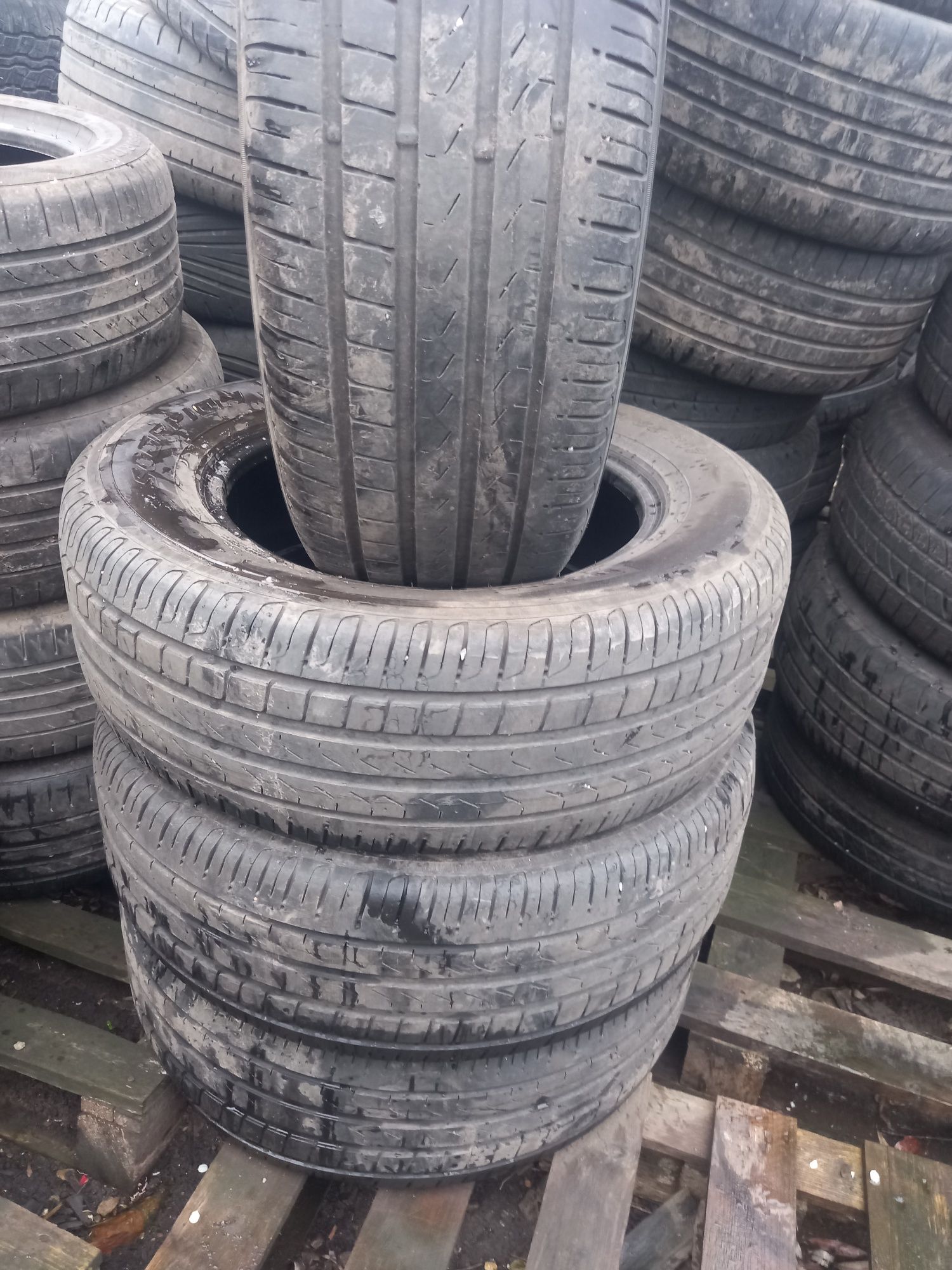 Vand set 4 anvelope 235 65 17 pireli bune de vara dot 2019