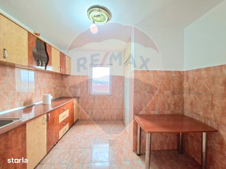 Apartament 3 camere, 96 mp, central, Sebiș – exclusiv RE/MAX
