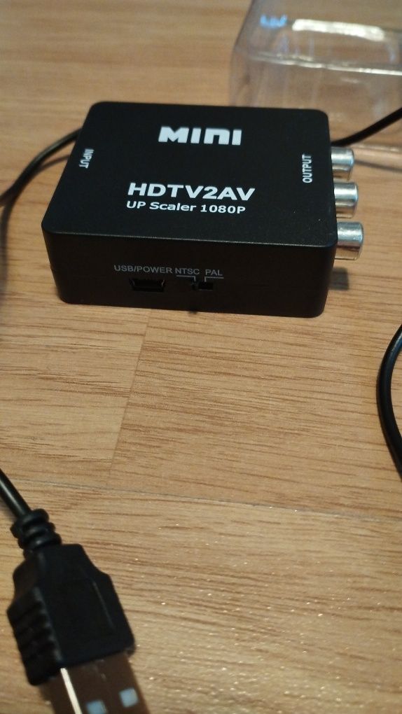 Comutator HDMI la RCA