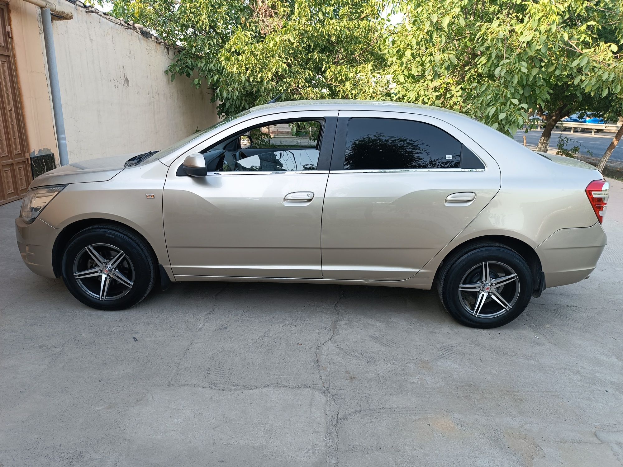 Vossen Diska Balon 195 65 R15 Holati yaxshi Ayibi yoq