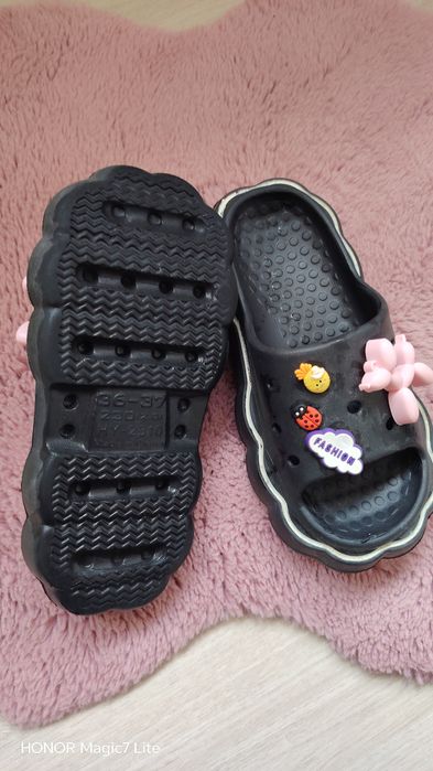 Нови чехли деца.