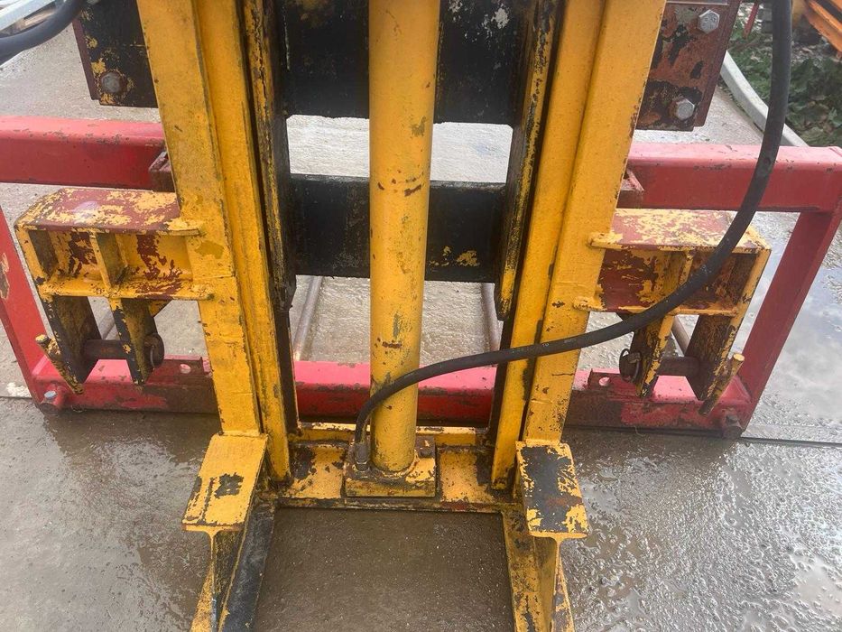 Catarg / lift cu graifer Wifo – pt baloti de max. 1 T