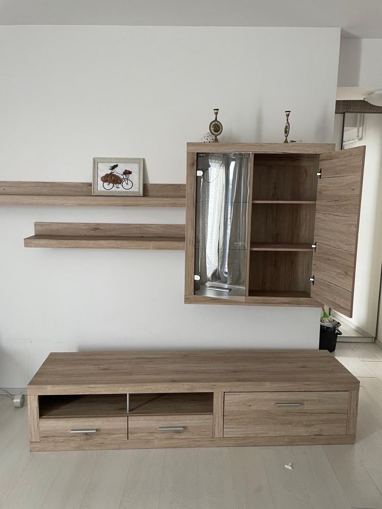 Vand corp de mobilier sufragerie