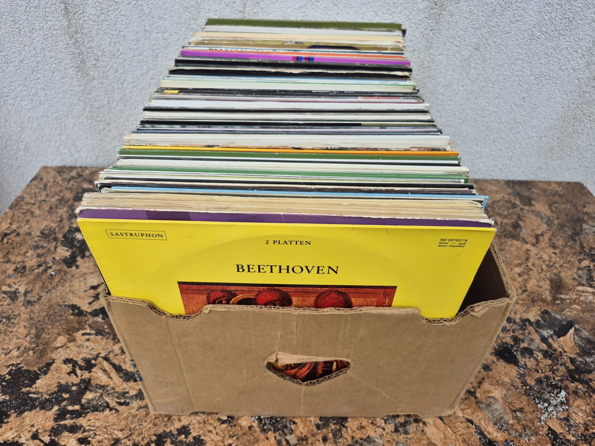 Vând Tot lotul 100 muzică clasică 500 lei (aproximativ 5lei /1LP)