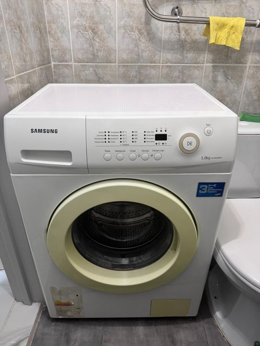 Стиральная машина. В хорошем-рабочем состоянии. 
Цена: 40 000